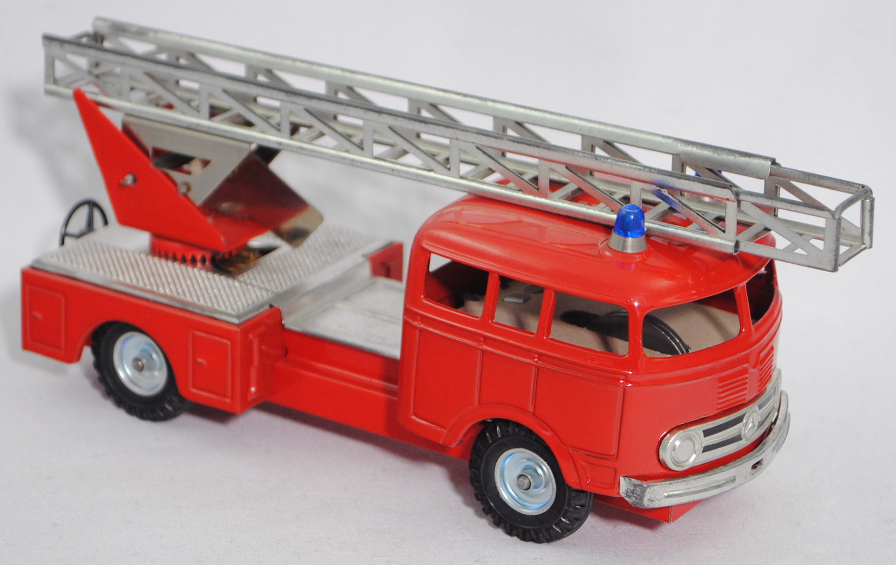 1:43 Maßstab CKO Kellermann 410 Lkw Feuerwehr Tin Modelcars Old Toys < 