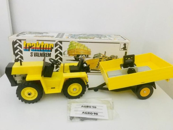 KOVAP KADEN KDN Agro Traktor Modell 90 gelb - mit Anhänger Zubehör und Karton
