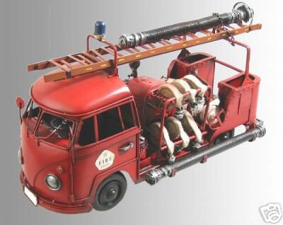 VW-Bully-Feuerwehrauto-Blechmodell-Metall