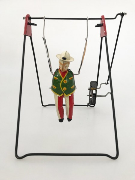 Paya Figur Trapezkünstler / Schaukelkünstler aus Blech Ansicht Front
